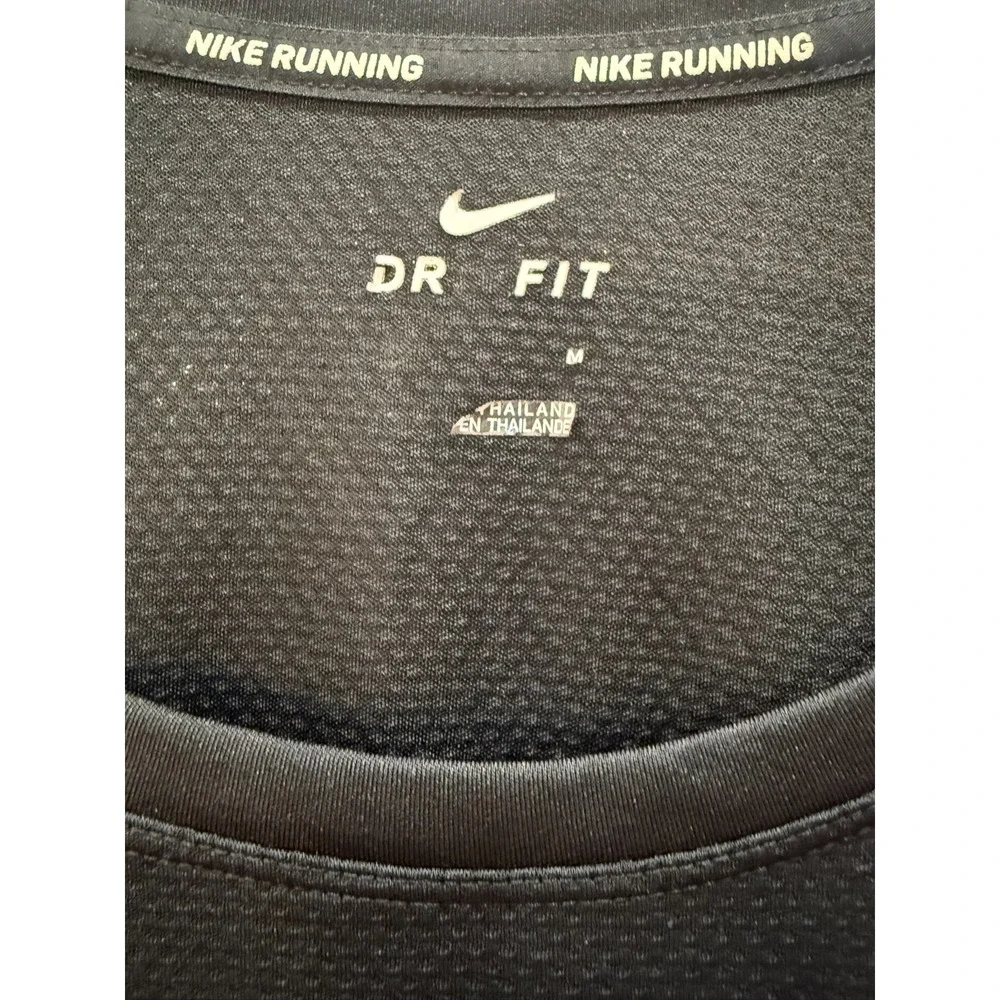 Women's Nike Running Dri Fit Size M Black‎ Long Sleeve Crop Top Cropped Length